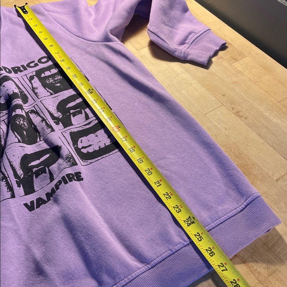 Olivia Rodrigo Vampire Sweatshirt XL! - Picture 5 of 7